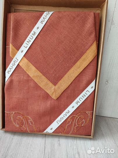 Скатерть льняная с вышивкой