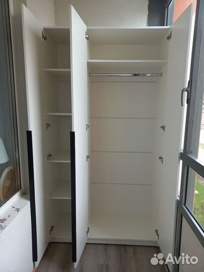 Шкаф распашной белый