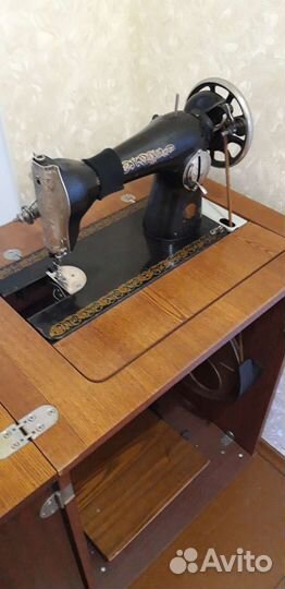 Швейная машинка 
