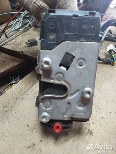 Замок задний правый опель астра h, зафира b