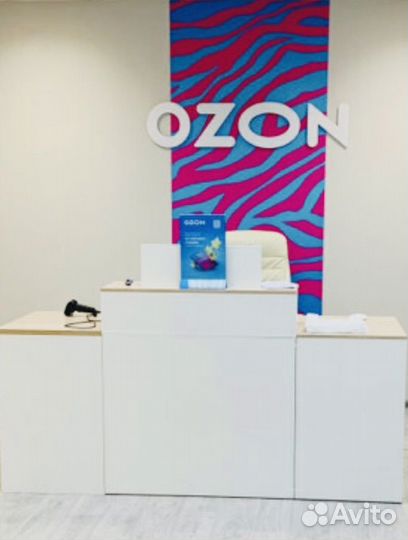 Оператор в пвз Озон