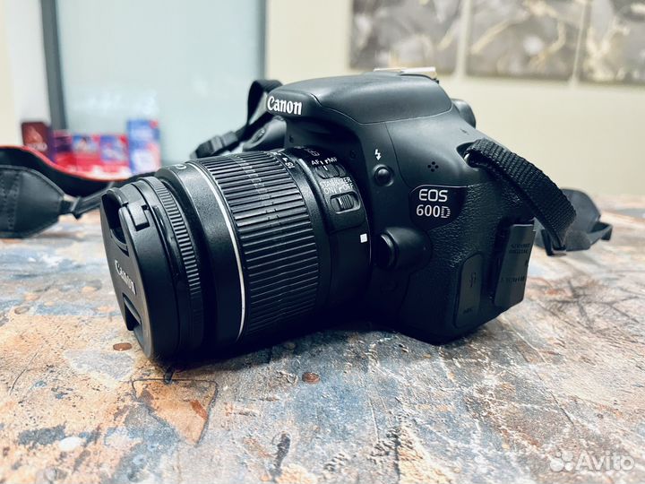 Зеркальный фотоаппарат Canon EOS 600D Kit