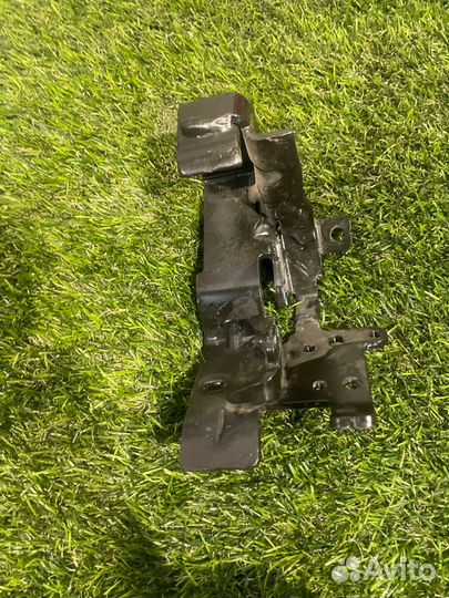 Кронштейн тнвд Ford Mustang 6 S550 рест. 2018