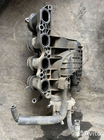 Коллектор впускной на Хундай Солярис 1