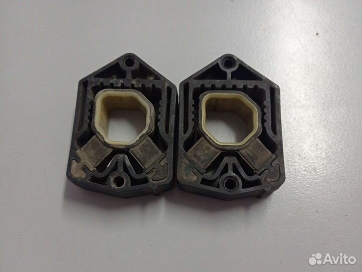 Подушка радиатора верхняя Шкода Октавия а5