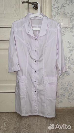 Белый медицинский халат женский