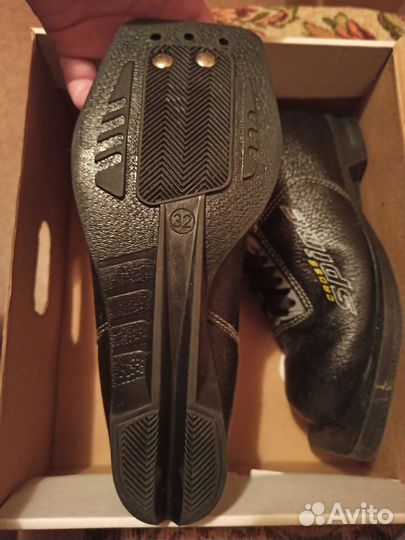 Лыжные ботинки детские 32