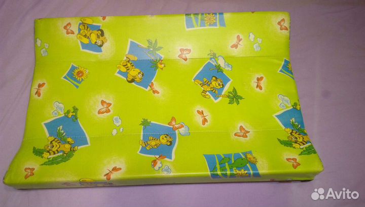 Пеленальная доска на кроватку