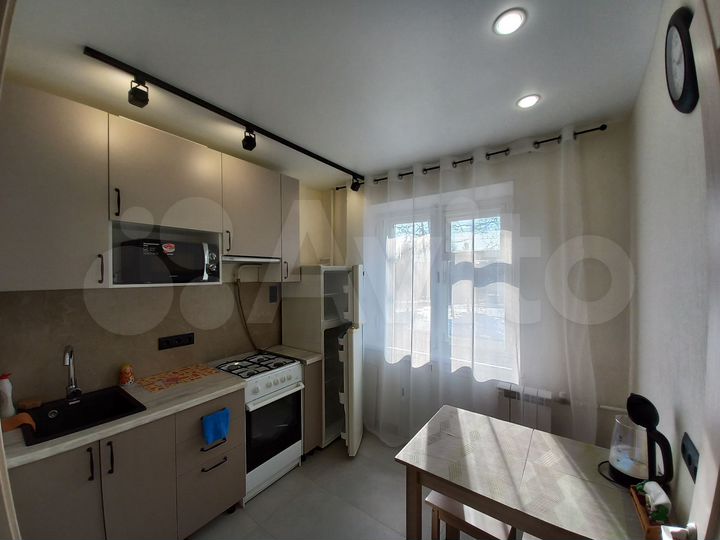 2-к. квартира, 43 м², 2/4 эт.