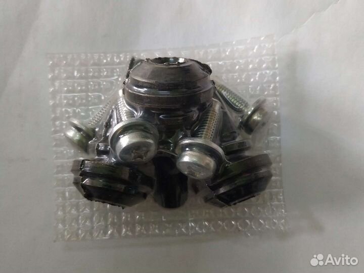 Крепеж корпуса воздушного фильтра