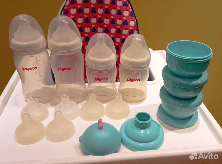 Бутылочки, соски и контейнер