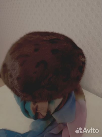 Женские меховые шапки