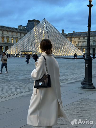 Пальто белое длинное