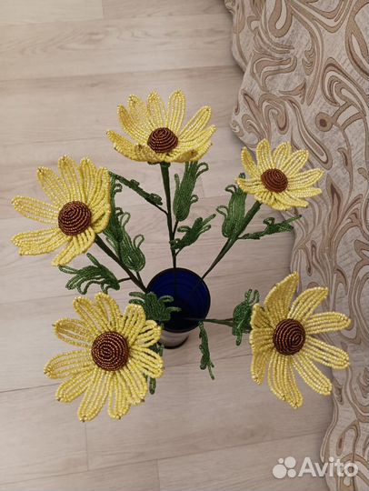 Ромашки из бисера