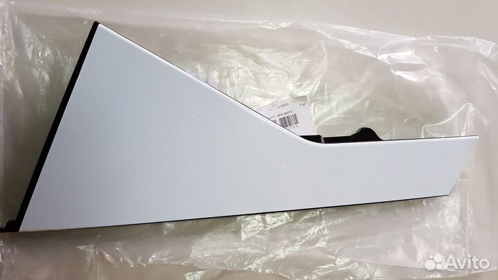 Угловая накладка двери 83270P2000