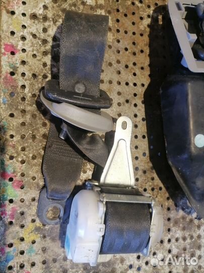 Ремень безопасности Toyota RAV4