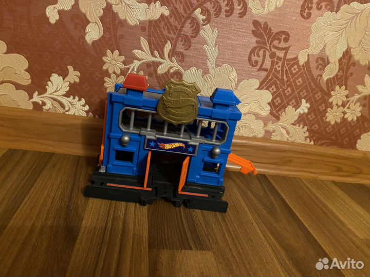 Hot wheels трек 4 набора+ 20 машинок+1 ящик