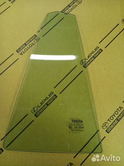 Форточка задней левой двери Тойота RAV 2016