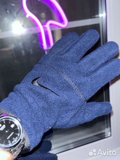 Перчатки Nike теплые(новые)