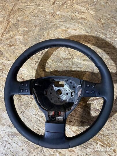 Рулевое колесо VW Passat B6 05-10