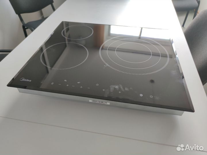 Встраиваемая электрическая панель Midea MCH 63557