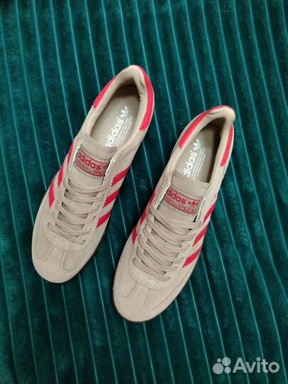 Кроссовки adidas handball spezial beige red 43