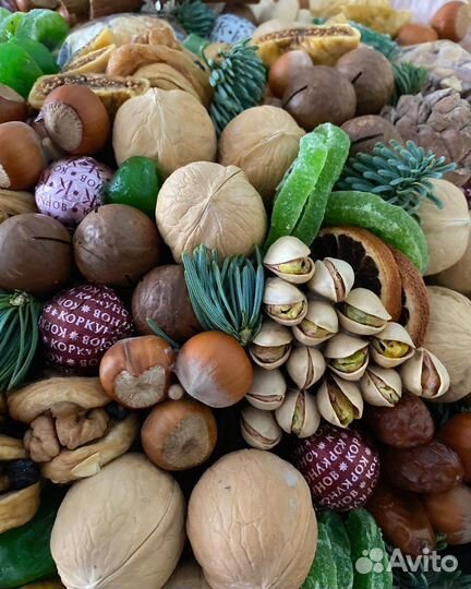 Букет из орехов и сухофруктов