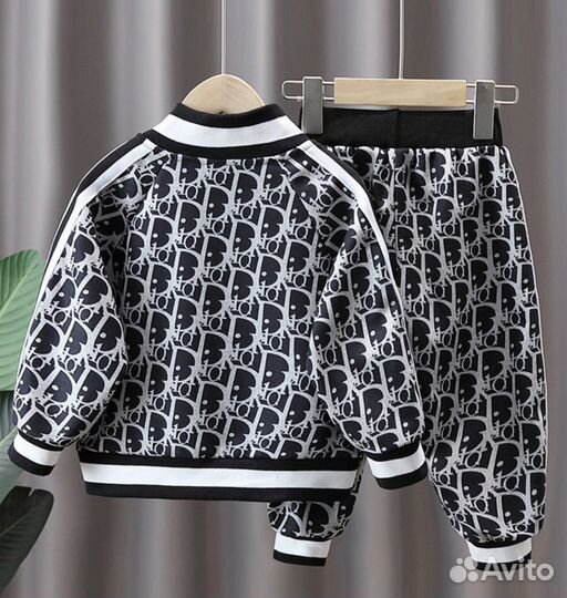 Спортивный детский костюм