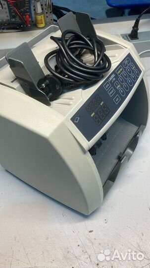 Счетчик банкнот Laurel J 700