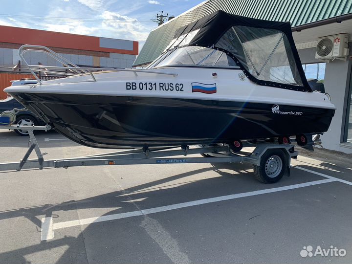 Катер Phoenix 560