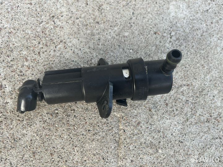 Форсунка омывателя фары BMW E65