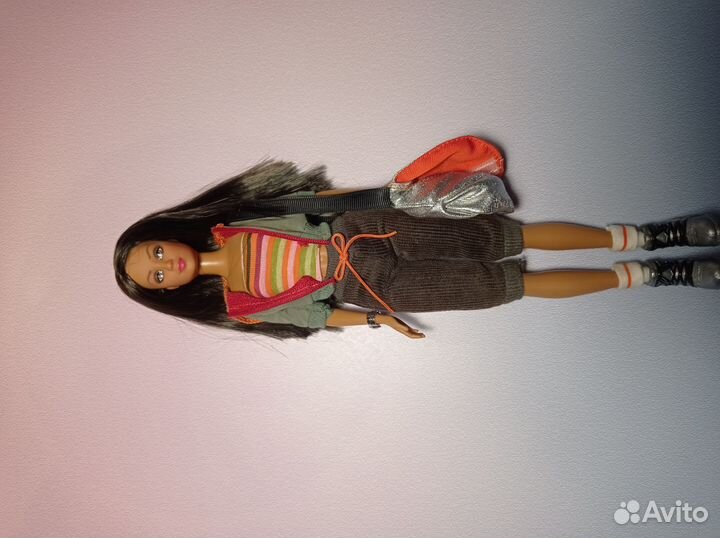 На брони Barbie fashion fever