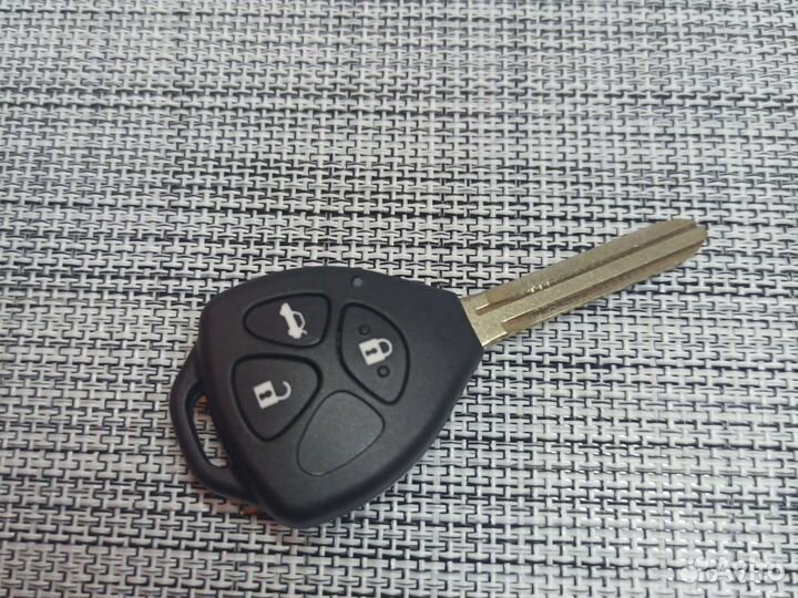 Ключ Toyota Camry V40 / Камри В40