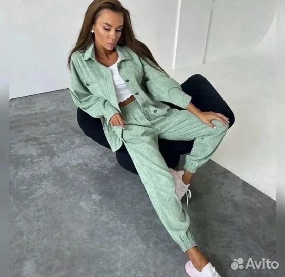 Новый спортивный вельветовый костюм