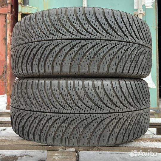 Goodyear Vector 4Seasons Gen-2 215/50 R17