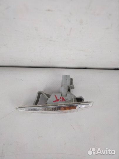 Повторитель на крыло правый белый мазда 6 (GH) 2