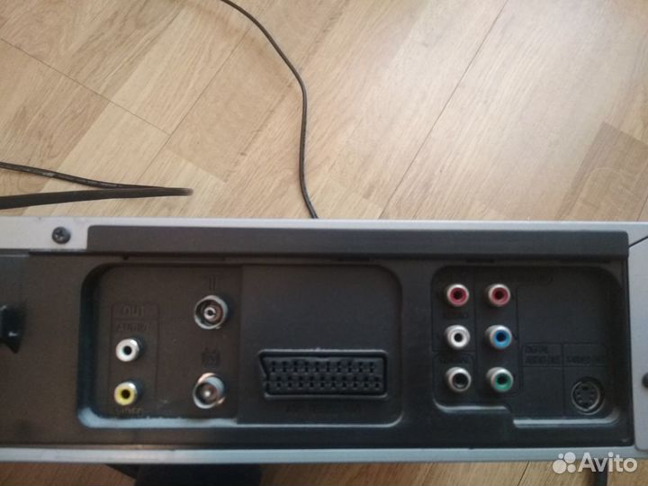 Видеоплейер DVD + VHS