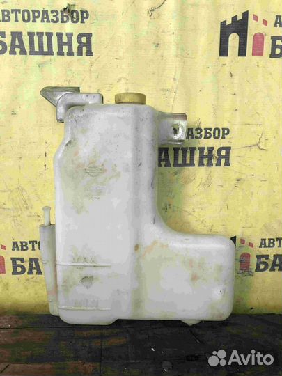 Nissan NP300 Бачок расширительный