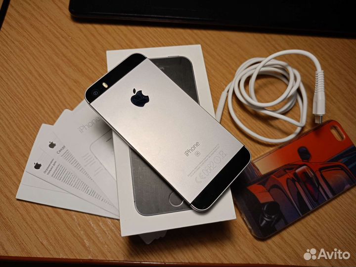 Телефон iPhone SE Ростест 32gb