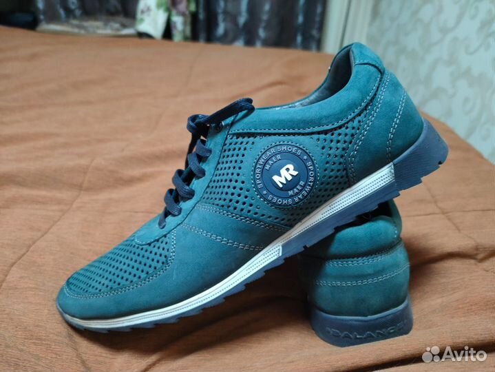 Спортивные летние туфли