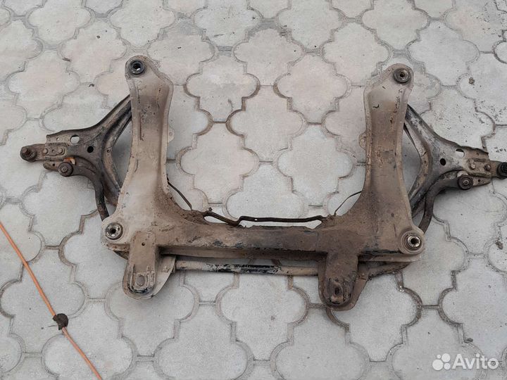 Подрамник передний в сборе Audi 80 b3
