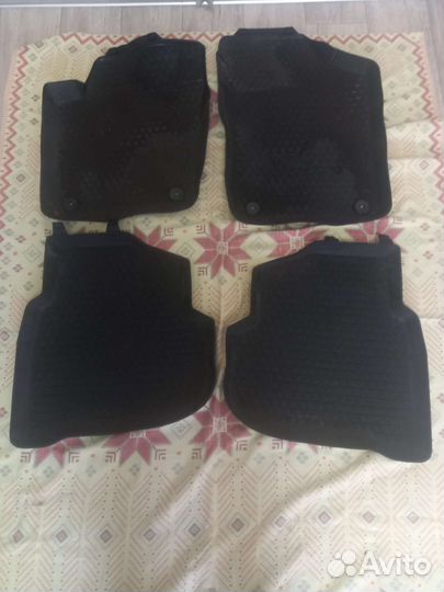 Автомобильные коврики резиновые на Поло седан