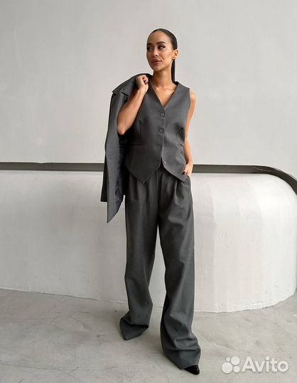 Костюм тройка женский 42,44