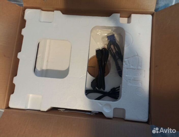 Монитор Samsung SyncMaster 172B