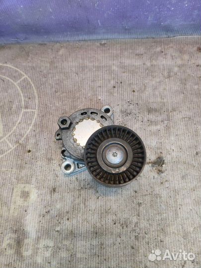 Ролик натяжной навесного оборудования Mitsubishi