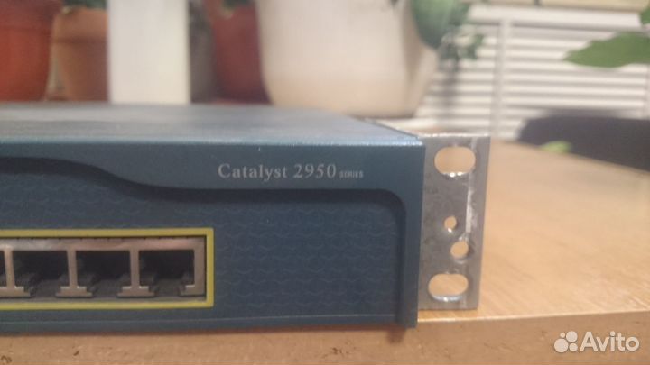 Коммутатор Cisco Catalyst 2950-24, 24-Port бу