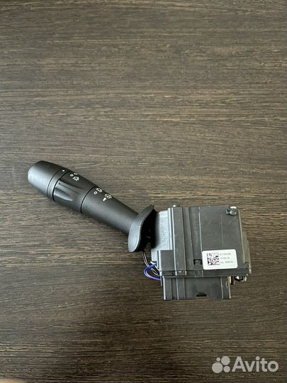 Подрулевой переключатель Правый дворник Лада Веста