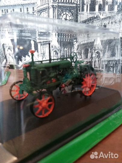 Модель трактора 1/43