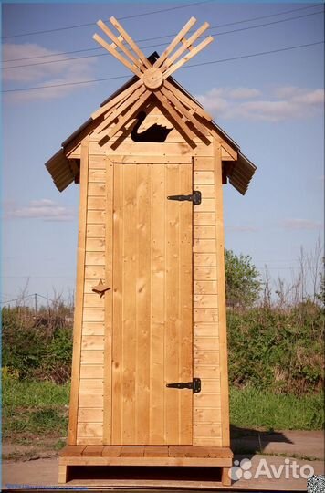 Уличный туалет деревянный