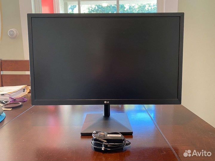 Монитор LG 1920x1080